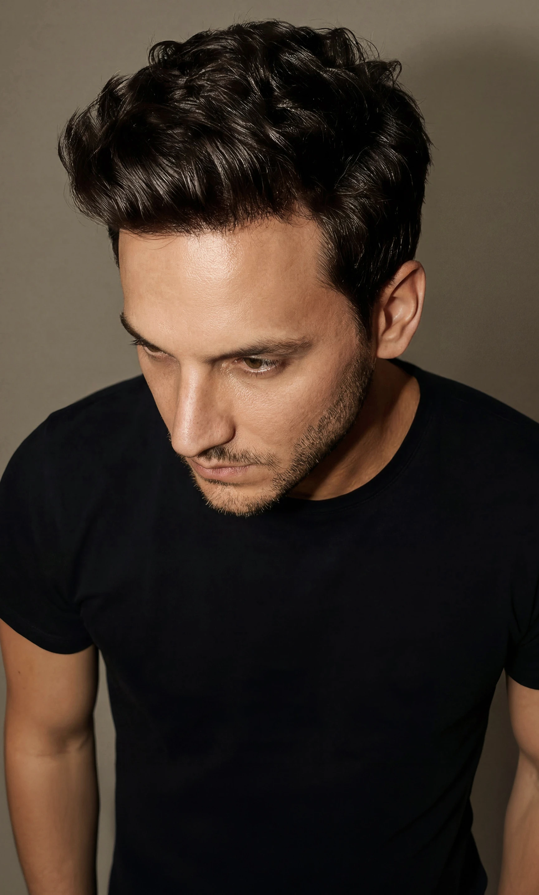 Danny Wave official biography image for streamer gamer and music producer